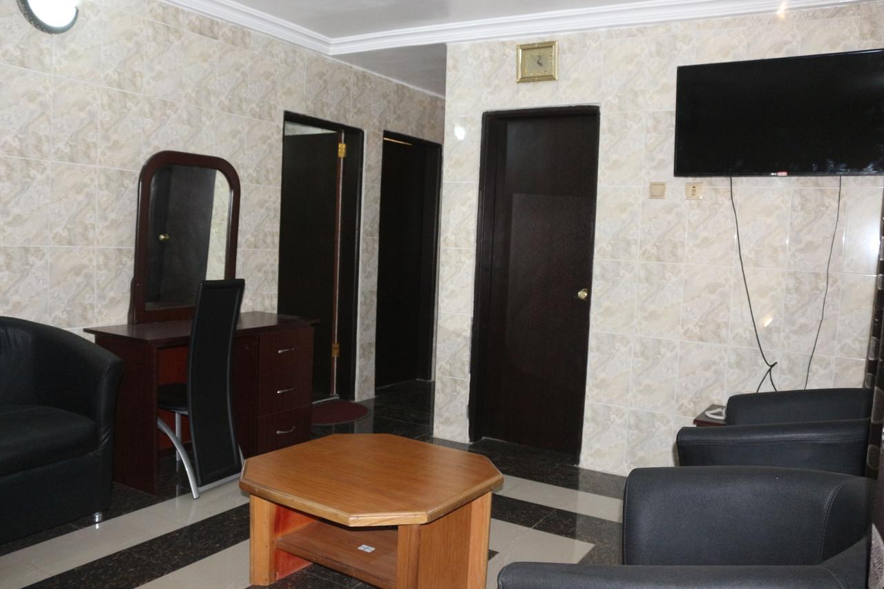 Cute Villa Hotel And Suites Uyo Exterior foto