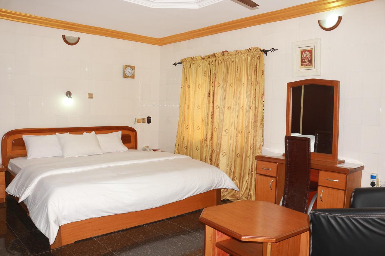 Cute Villa Hotel And Suites Uyo Exterior foto