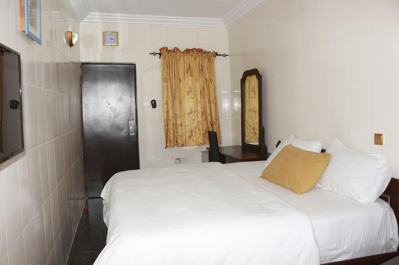 Cute Villa Hotel And Suites Uyo Exterior foto