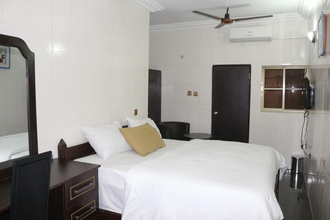 Cute Villa Hotel And Suites Uyo Exterior foto