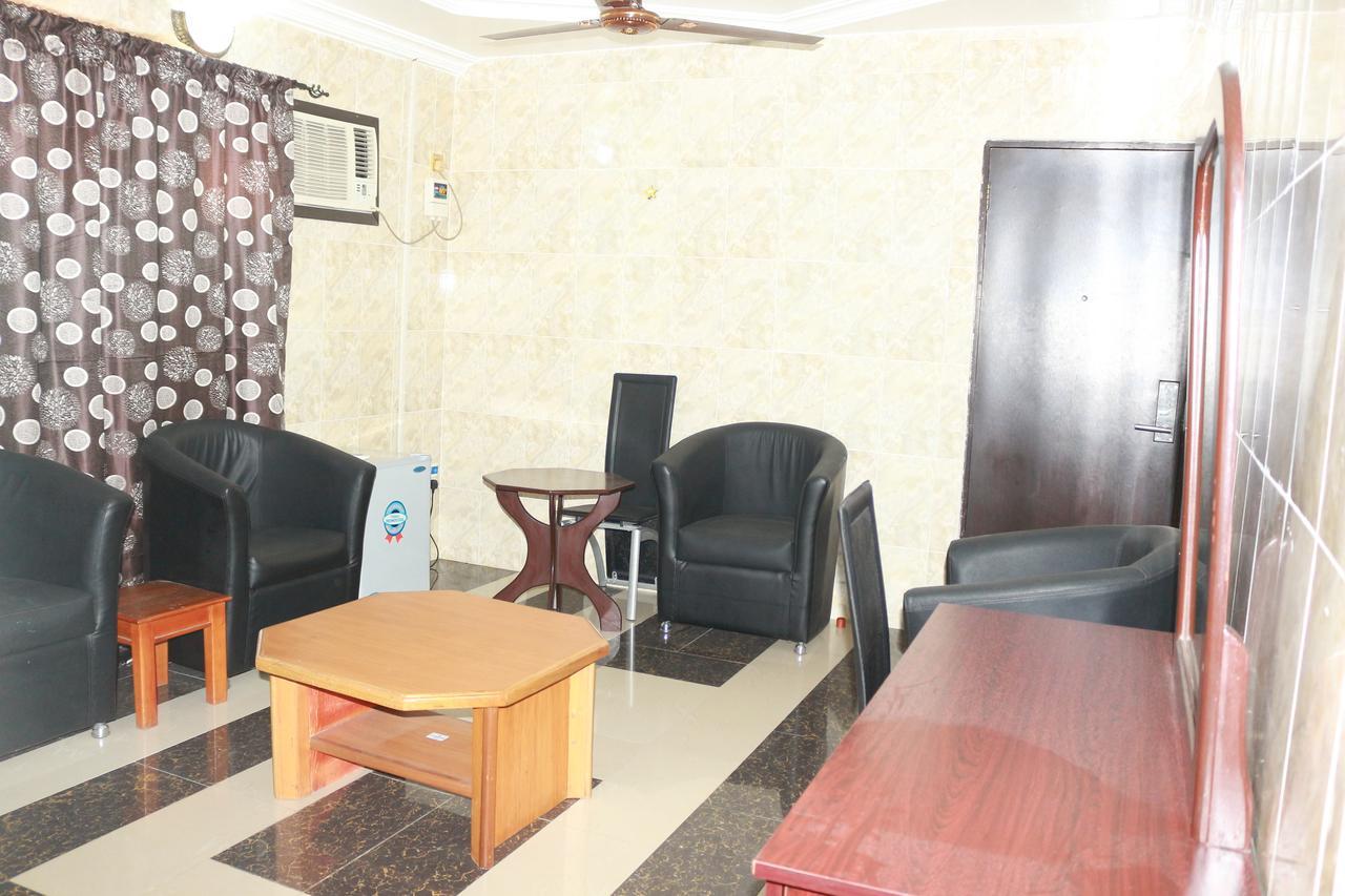 Cute Villa Hotel And Suites Uyo Exterior foto