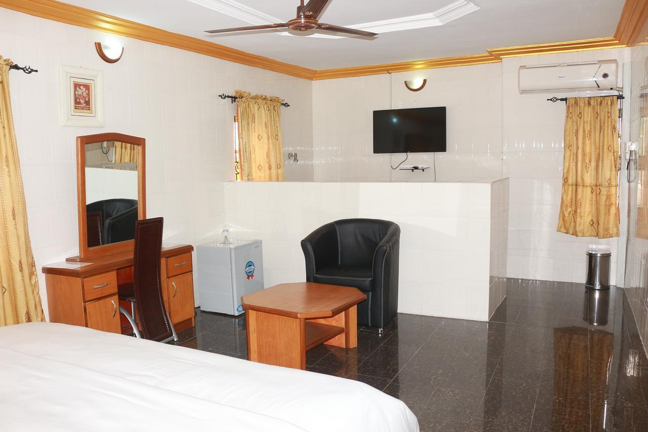 Cute Villa Hotel And Suites Uyo Exterior foto
